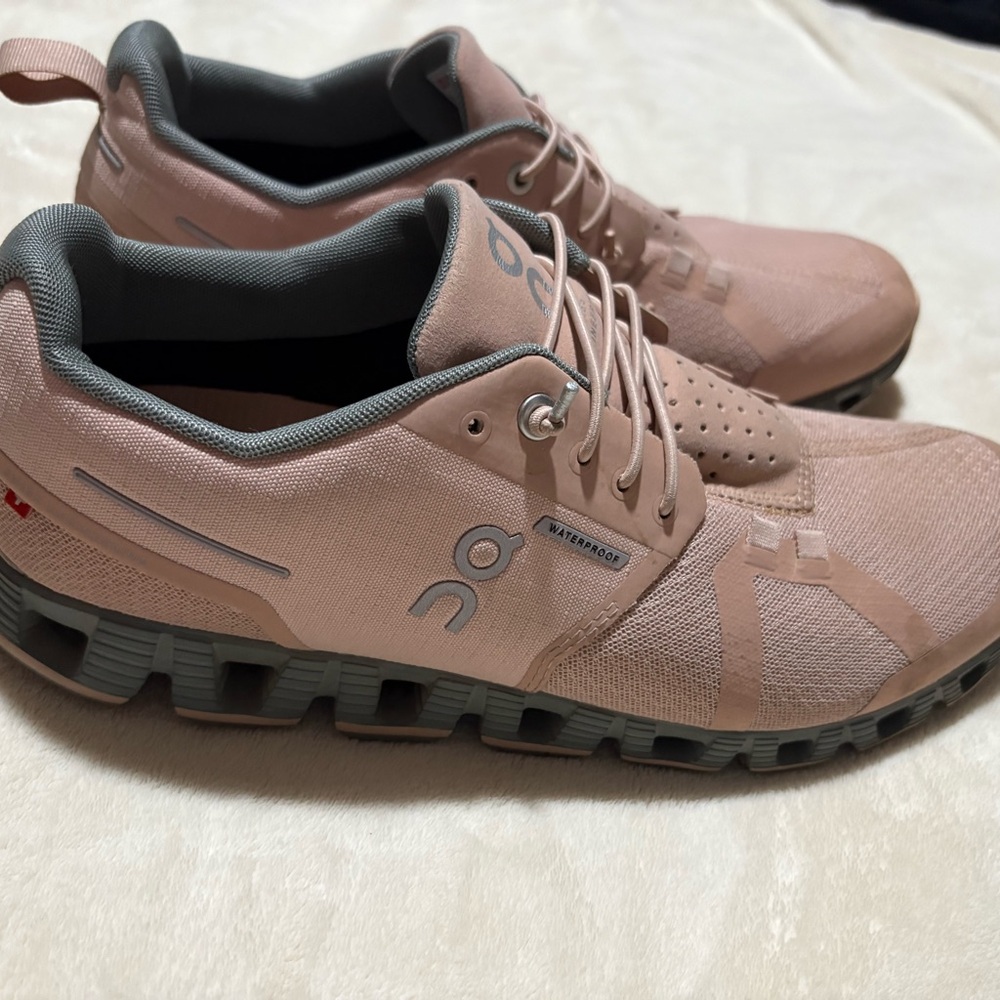 On Cloud Waterproof